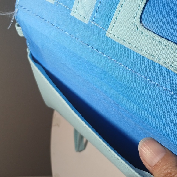 Loungefly Little Mermaid Ariel and Sisters tech wallet - Picture 4 of 6